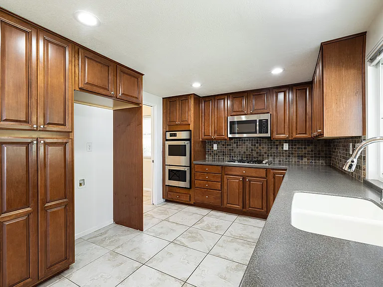 418 Ramble Ridge Dr — Photo 12