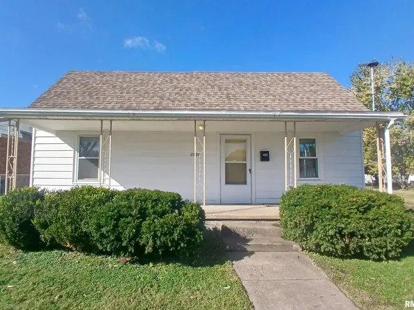 1101 S 16th St, Herrin, IL 62948