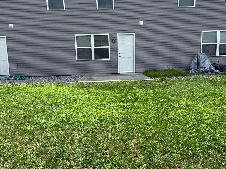 138 Delano Dr — Photo 13