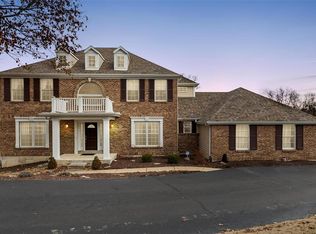 516 Dietrich Rd, Ballwin, MO 63021