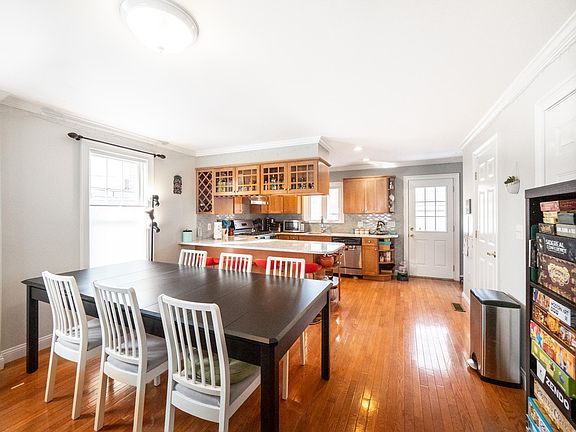 4th image of 3 Stockwell St #1