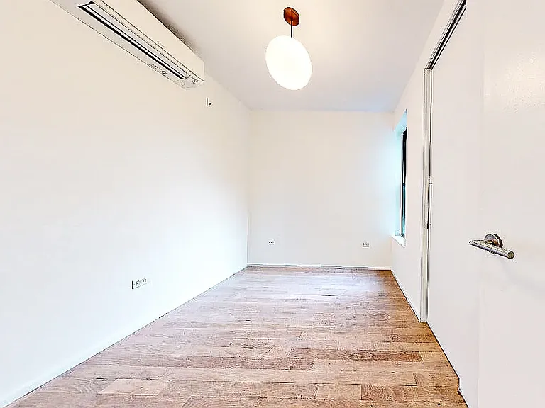 231 N Henry St #2R — Photo 9