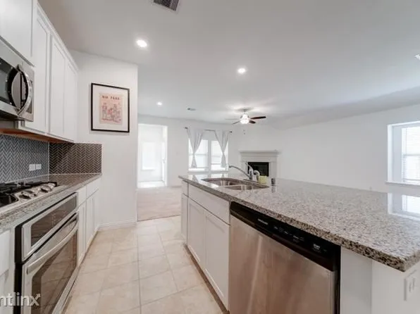 1207 Vilamoura Ct, Crosby, TX 77532