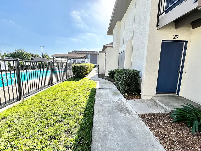 Bolsa Gardens Apartment Homes — Photo 6