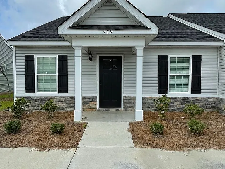429 Andover Dr — Photo 1