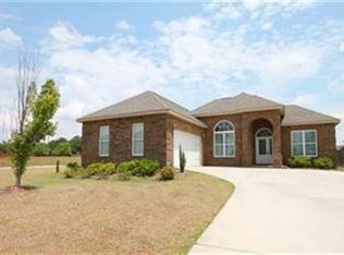 618 Trails End Cir, Bonaire, GA 31005