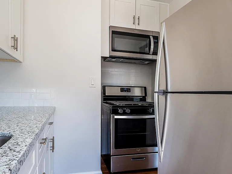 306 Dahlia Ave — Photo 7