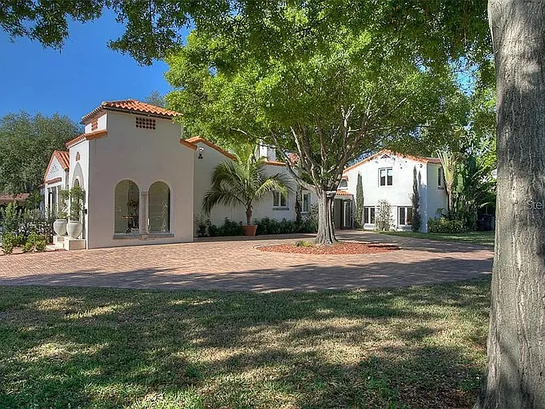 100 W Davis Blvd — Photo 39