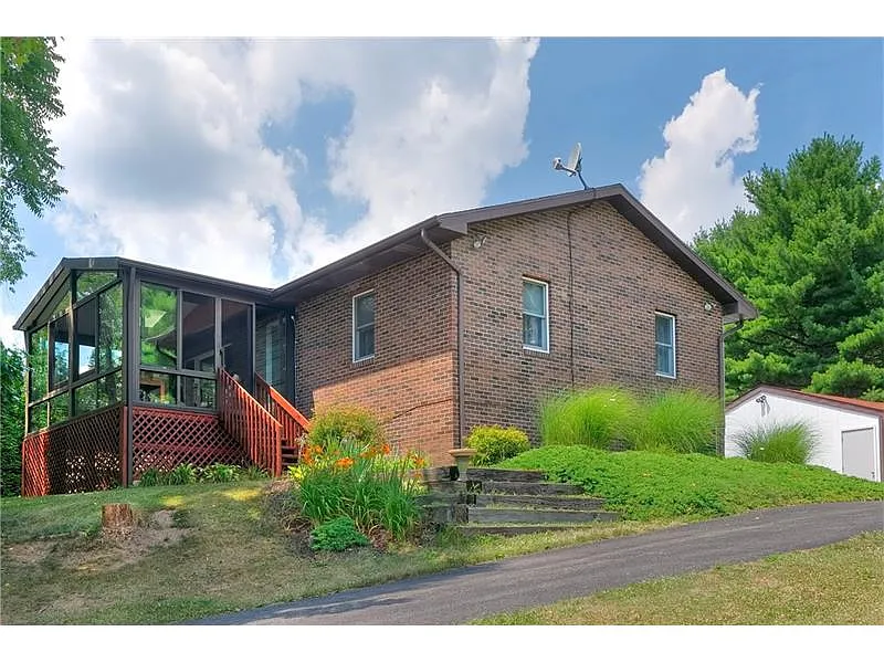 1715 Steubenville Pike photo 1