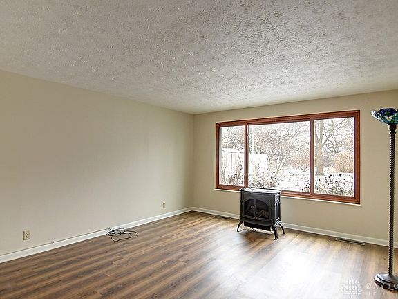 5th image of 260 Shade Dr