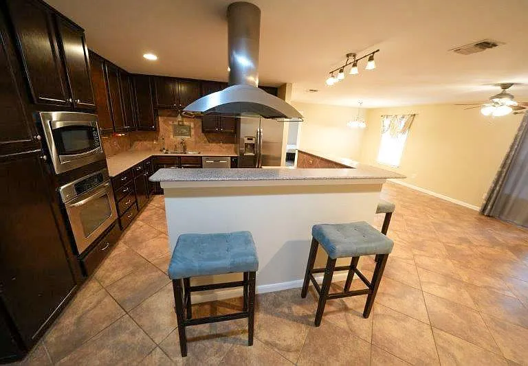 383 Gayle Ave — Photo 8