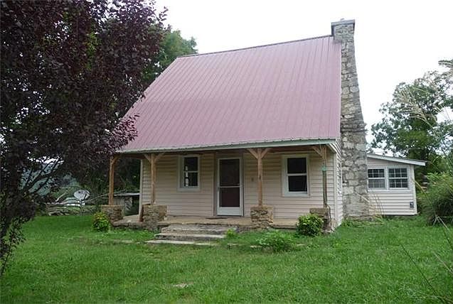 1st image of 215 Williams Ln