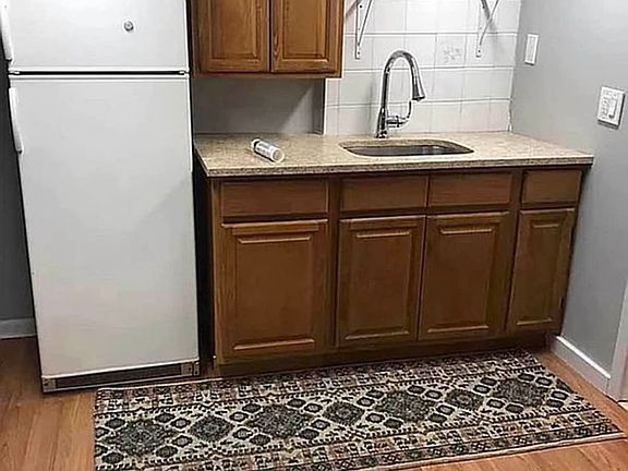 4th image of 24-13 35th St #1