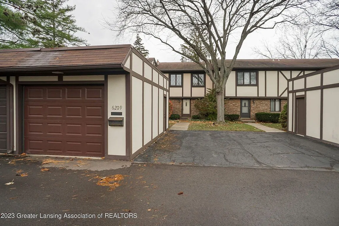 3 bed, 1.5 bath, 1392 sqft, $1,850 — Photo 2