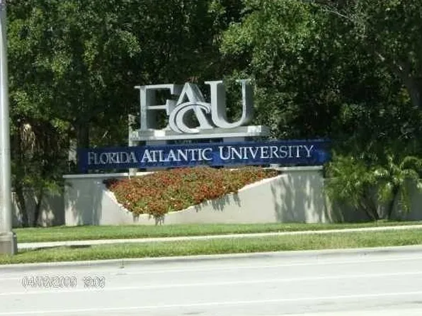 470 NW 20th St, Boca Raton, FL