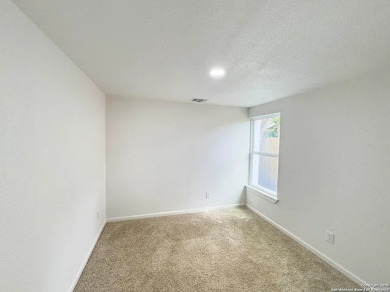 375 W Faust St — Photo 23