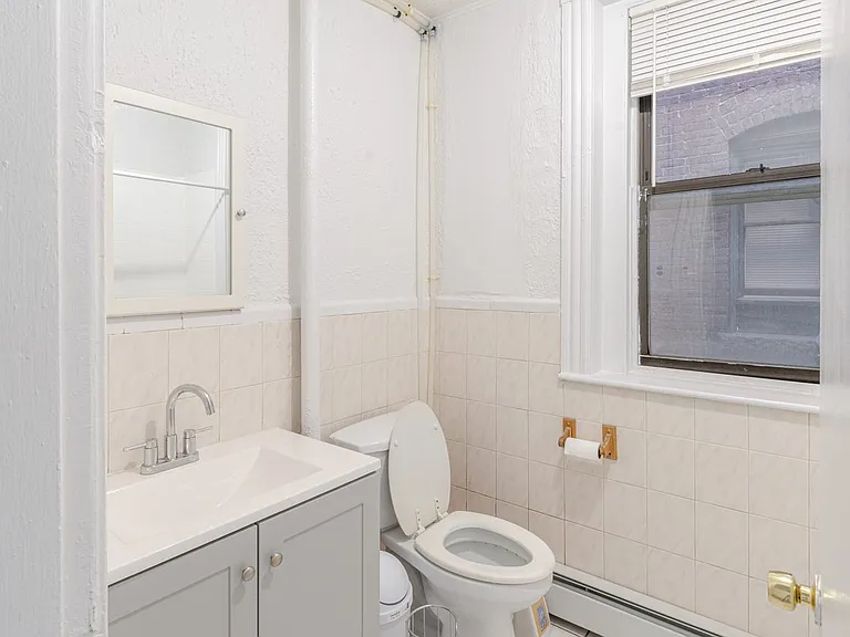 5 Linden St #3-C — Photo 6