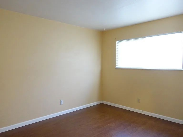 6712 Admiral Ave — Photo 10