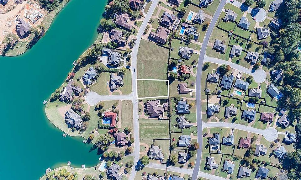 1st image of 79 Emerald Lake Dr