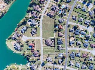 79 Emerald Lake Dr, Jackson, TN 38305