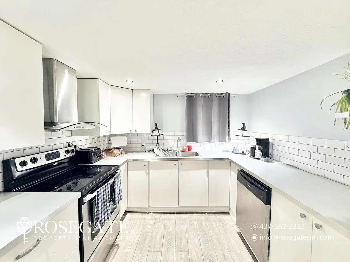 Building Photo - 137 Oriole St #2