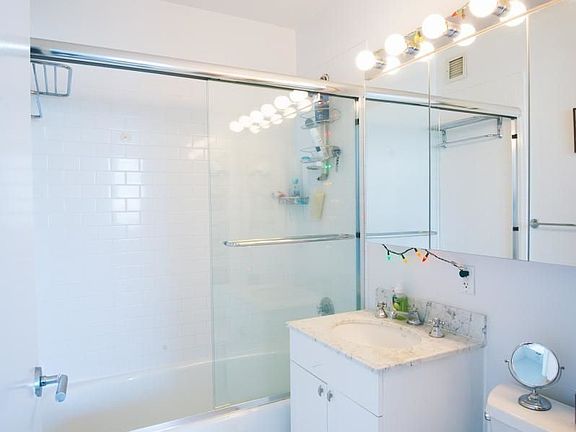 5th image of 4720 Center Blvd APT 2802