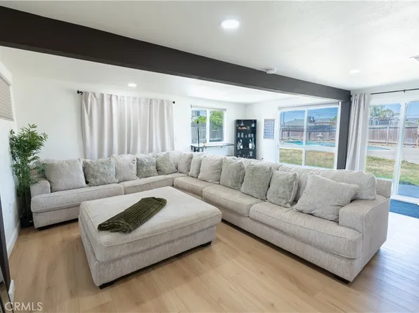 10955 Abby Ln, Hanford, CA 93230