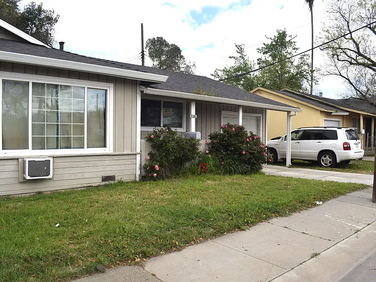 6903 Fruitridge Rd — Photo 2