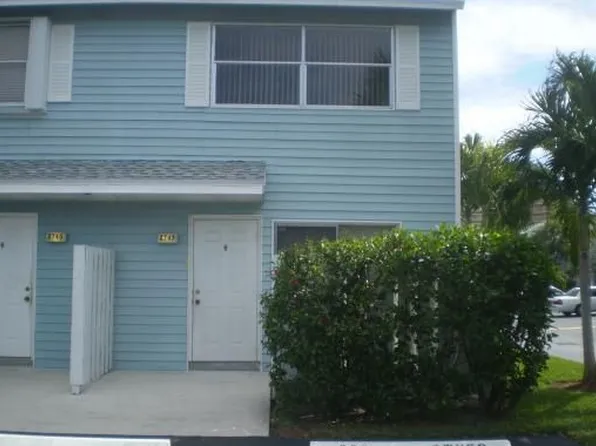 2747 NE 15th St, Pompano Beach, FL 33062