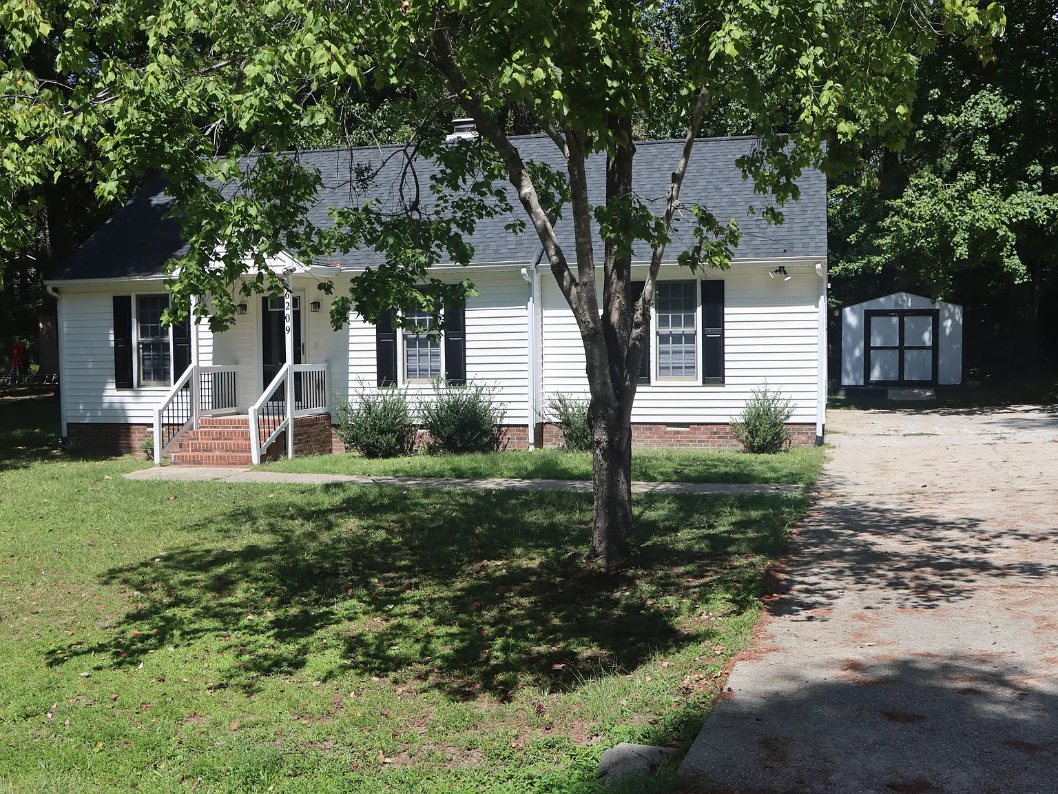 3 bed, 1152 sqft, $1,800 — Photo 2