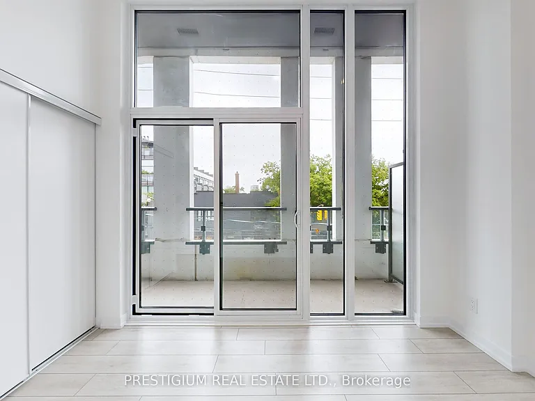 500 Dupont St #208 — Photo 11