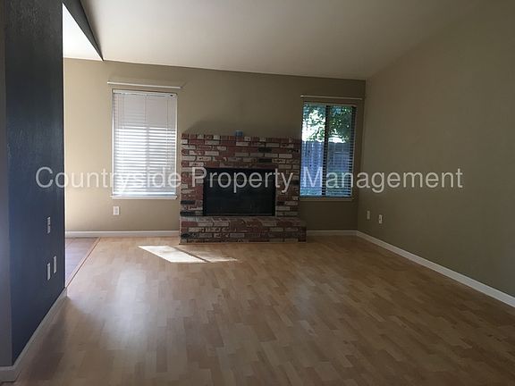 2nd image of 561 S Del Puerto Ave