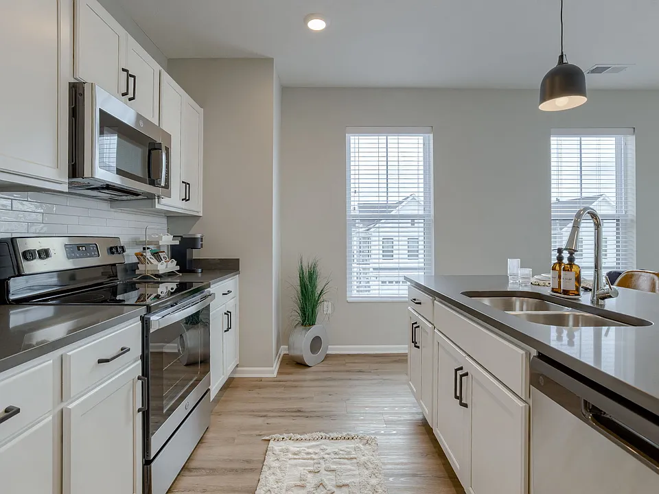 Leona - 2 Bed / 2 Bath - 1,291 Sq.Ft.