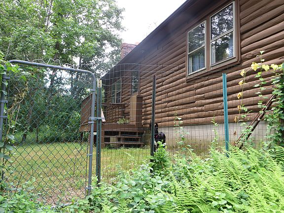 4th image of 741 Town Farm Rd