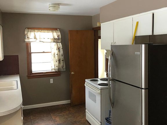5th image of 25 Berwyck Dr