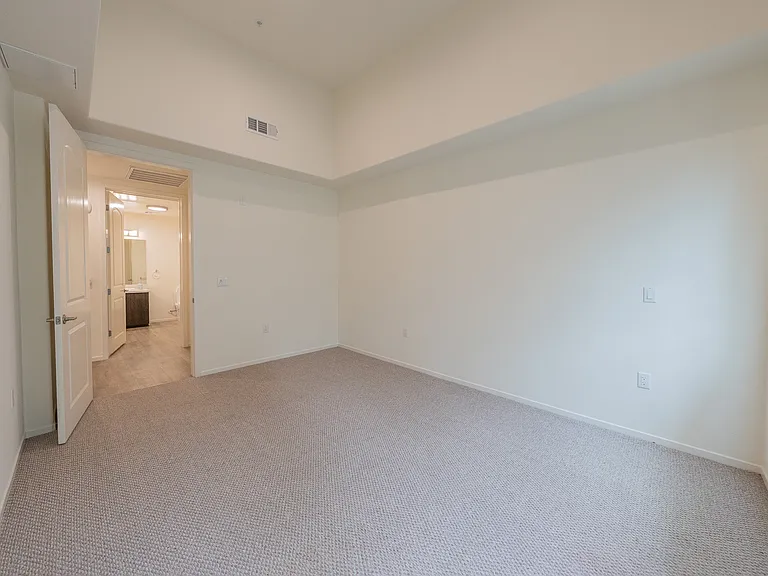 124 1/2 W Colorado St #105 — Photo 14