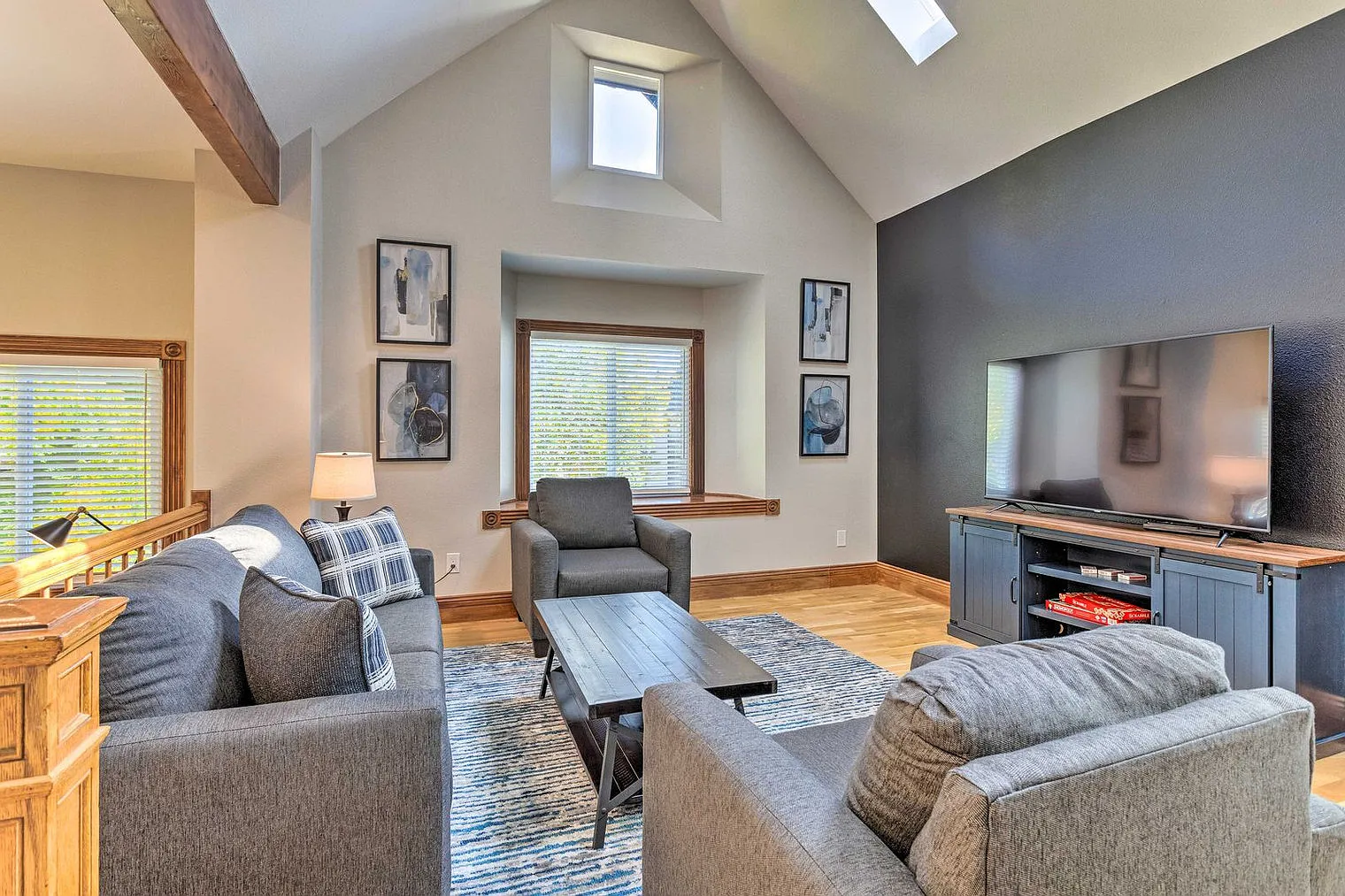 1 bed, 1.0 bath, 1345 sqft, $3,128 — Photo 2
