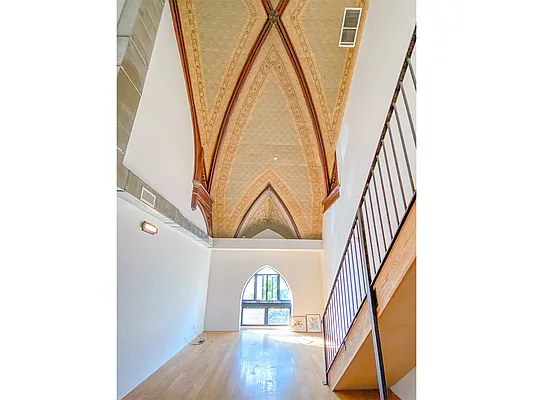 Rented by MySpaceNYC | media 27