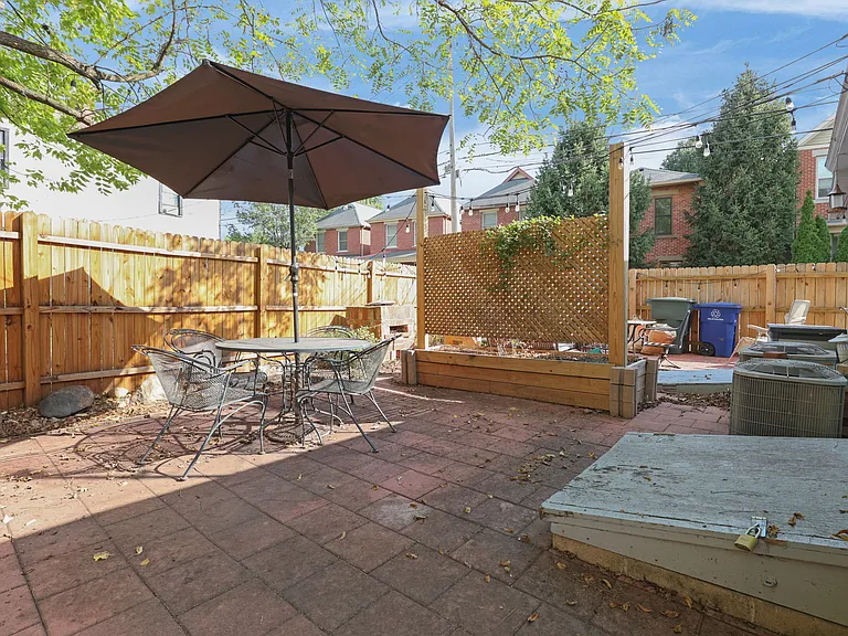 42 E Prescott St — Photo 5