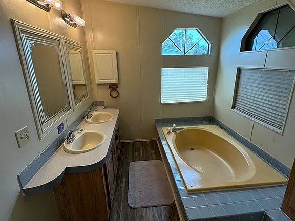 3rd image of 2600 Harden Blvd #342