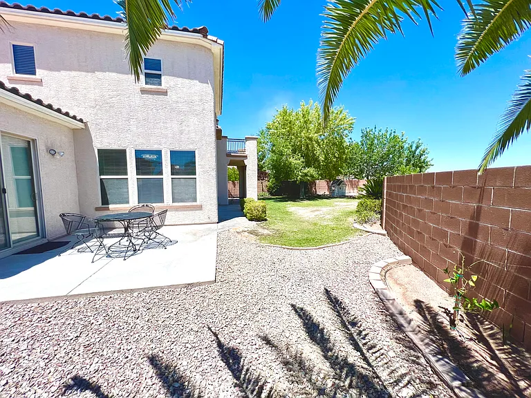 7140 Charter Crest St — Photo 87