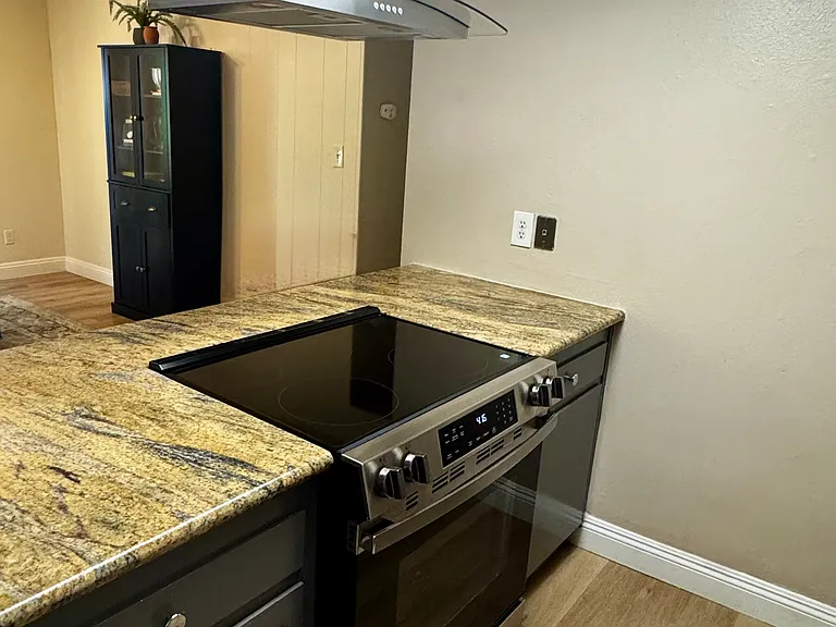 6075 Peoria Dr — Photo 7