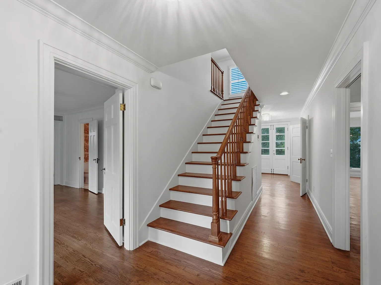 3 bed, 3894 sqft, $6,500 — Photo 4