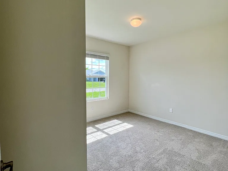2518 NE 6th Pl — Photo 28