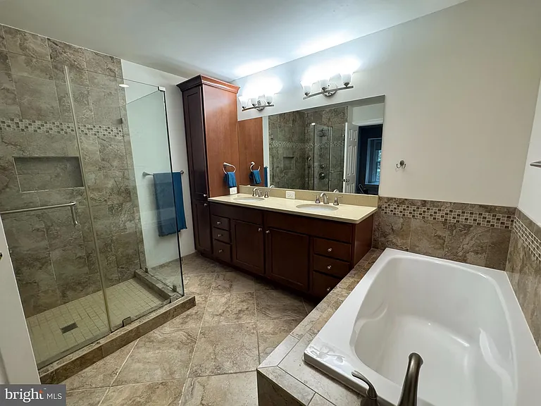 504 N Thomas St #I — Photo 8