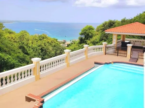 Apt Calle El Fondo #202, Aguadilla, PR 00603