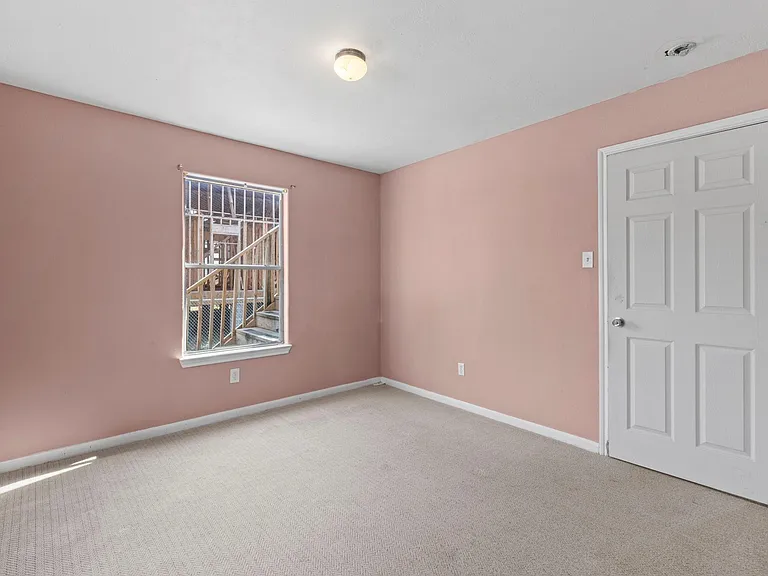 2444 Margaret St #A — Photo 22