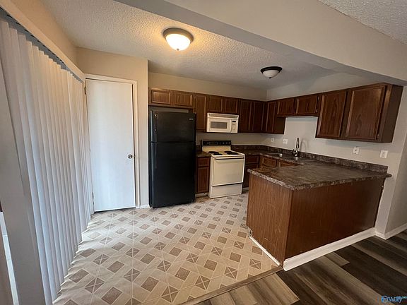 2nd image of 3925 Highridge Dr SW APT B