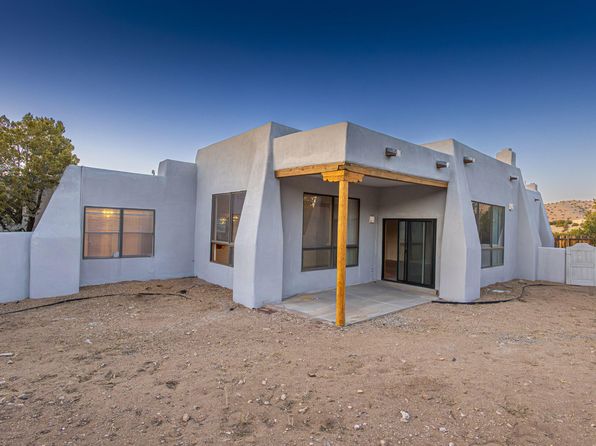 4 Juniper Rd, Placitas, NM 87043