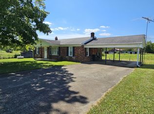 885 Deepwell Woods Rd, Crab Orchard, KY 40419